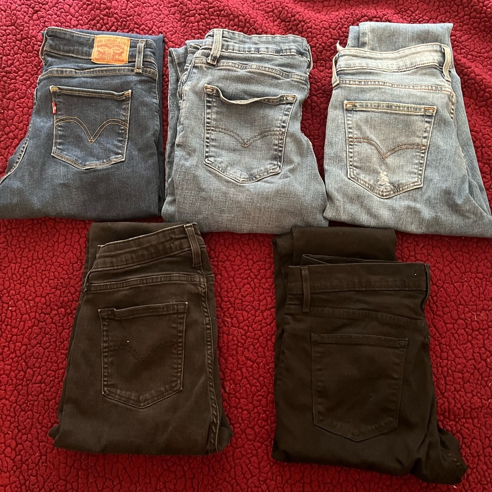 Lot of 5 Levi’s women’s jeans